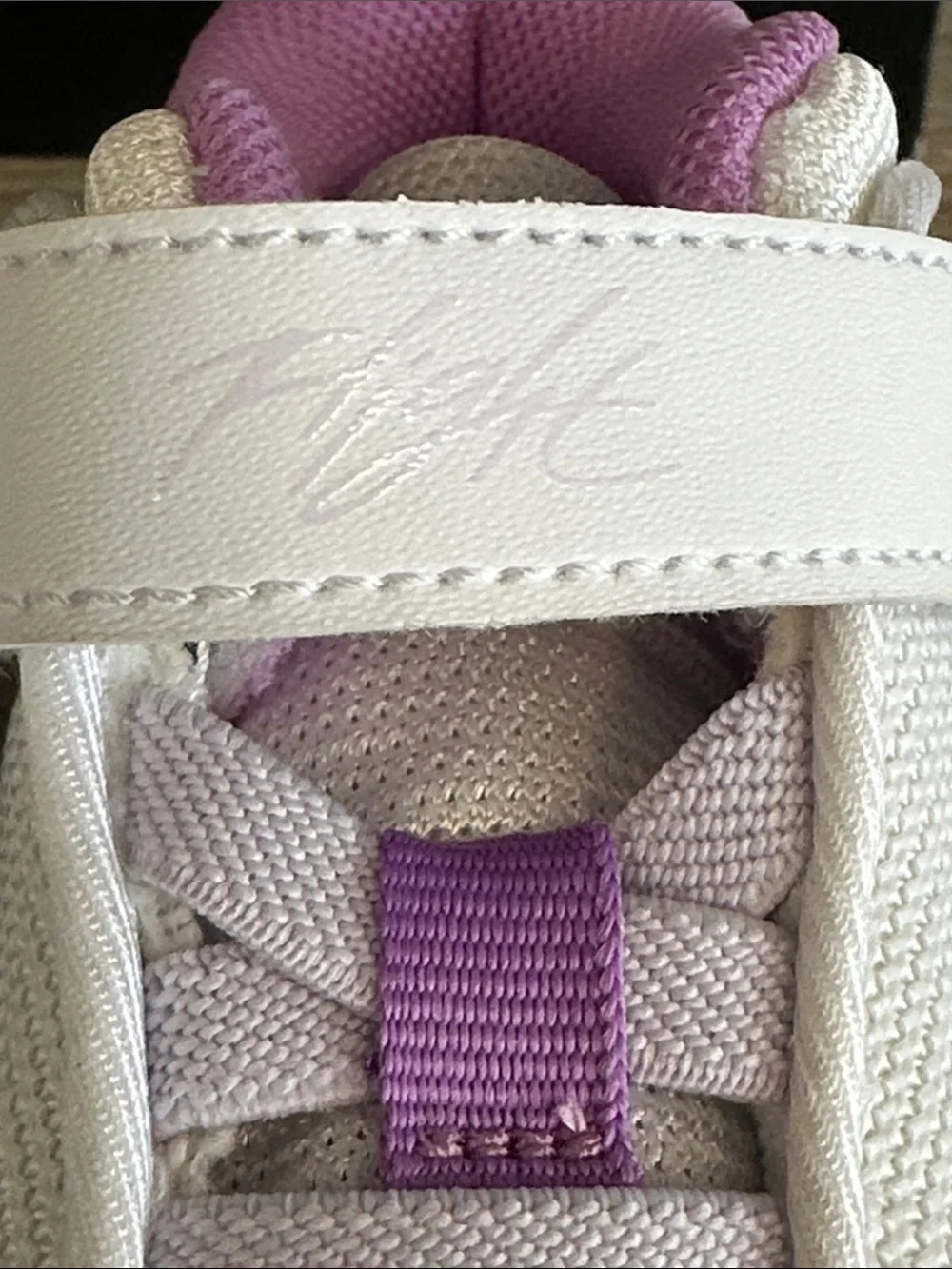 Nike Air Jordan Max Aura 4 Lavender Size 6 NEW